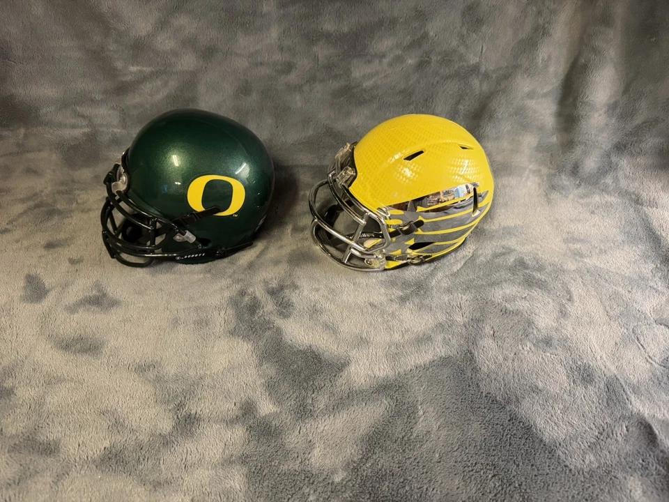 Marcus Mariota Autographed Oregon Ducks Mini Helmets Green&RARE YellowChrome JSA - Image 3 of 4