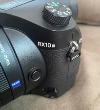 Sony Cyber-shot RX10 III - DSC-RX10M3 - Appareil photo bridge - TBE