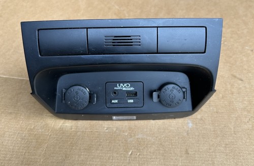 2011-2014 KIA SORENTO CENTER DASH BEZEL AUX USB TRIM P/N 84730-1U005 OEM