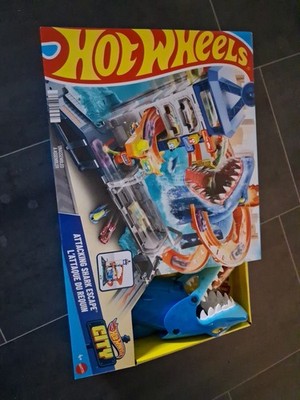 Hot Wheels City Attacking Shark Escape