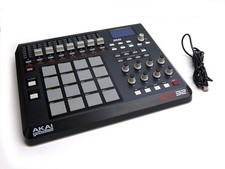 Akai Professional MPD32 16-Pad MIDI USB Pad Controller w/ Faders, Encoders