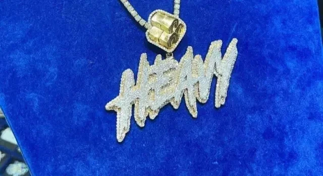 Colgante único de plata de ley 925 personalizado de moissanita real de corte redondo de 3,45 quilates para hombre Foto 4 de 4