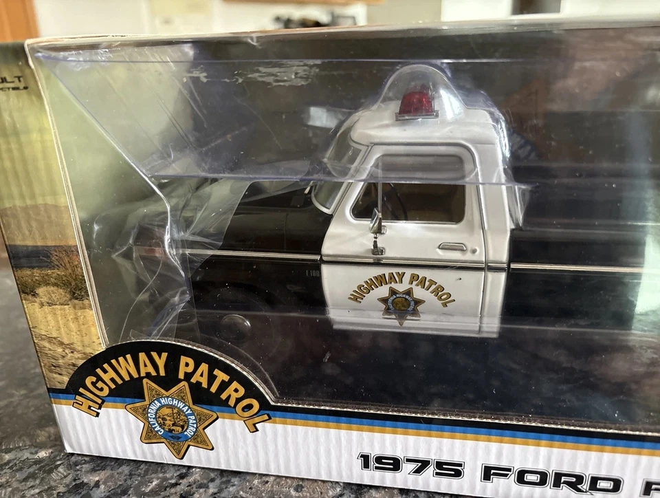 Greenlight 1975 Ford F-100 California Highway Patrol Pickup 1:18 Diecast NIB - Image 2 of 4