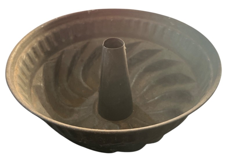 Antique Primitive Tin Cake/Mold Pan