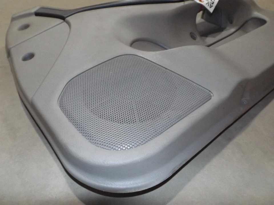 2004–2006 Hyundai Elantra Front Right Passenger Door Interior Trim Panel Used - Изображение 2 из 4