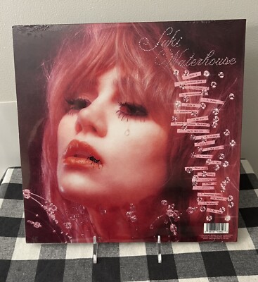 Suki Waterhouse Memoir of a Sparklemuffin Pearl Autographed