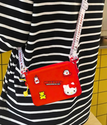 Sanrio Official Hello Kitty Silicone Crossbody Bag Charm Bag Waterproof Hole Bag