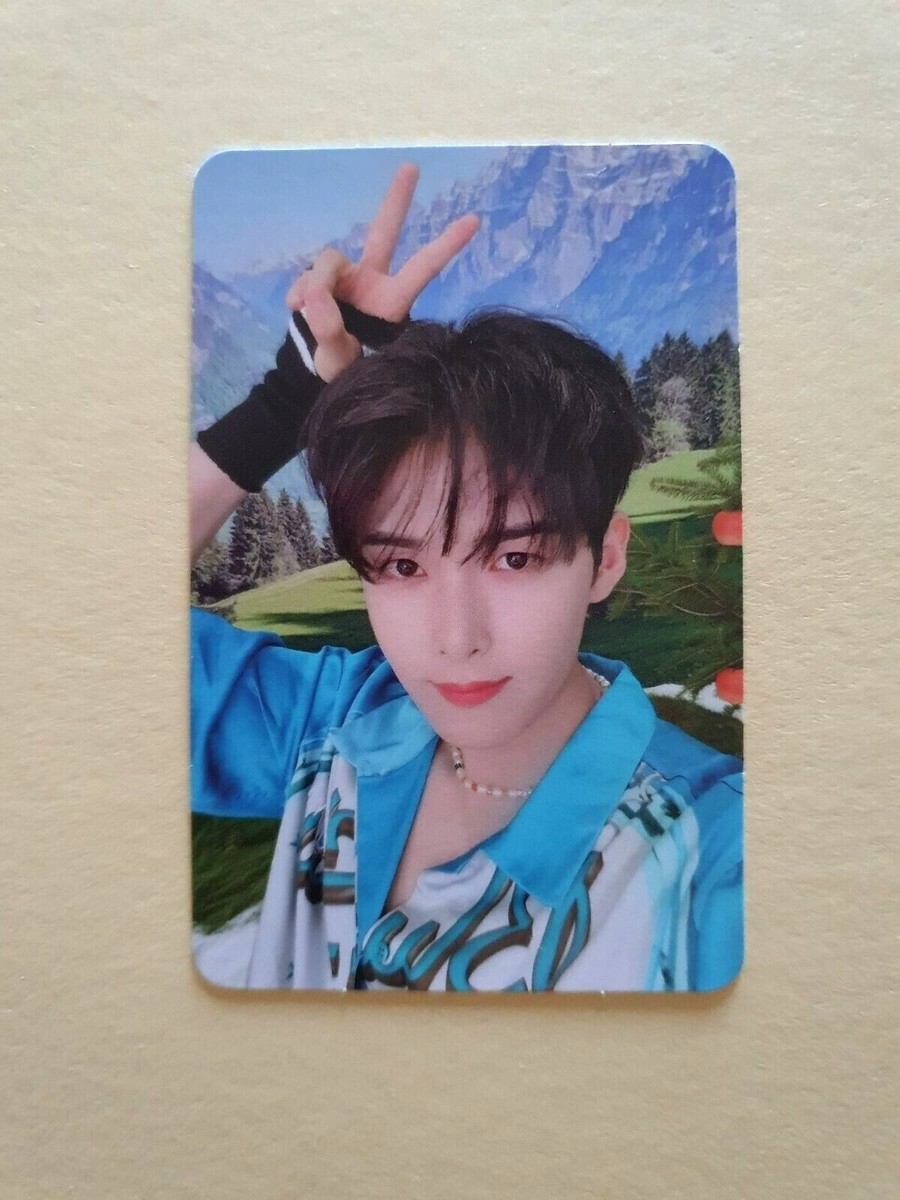 2022 Winter SMTOWN : SMCU Palace Super Junior Official Photocard