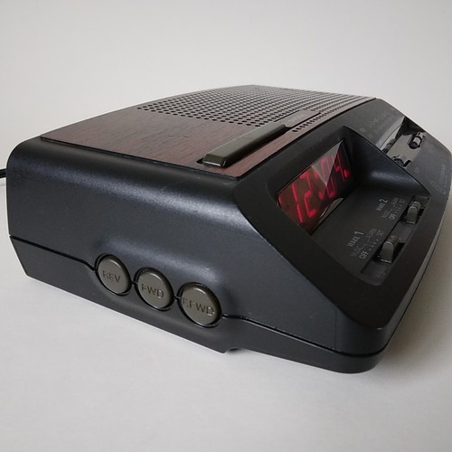 GE Alarm Clock Model: 7-4621A-AM/FM-Corded/Batt.Bkup.-1993-Tested Works - Picture 5 of 17
