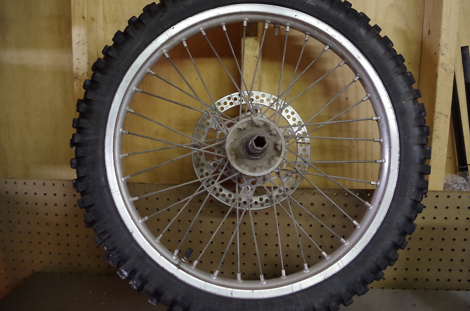 01 YAMAHA YZ125 OEM FRONT WHEEL RIM TIRE ASSY COMPLETE YZ 125 eBay