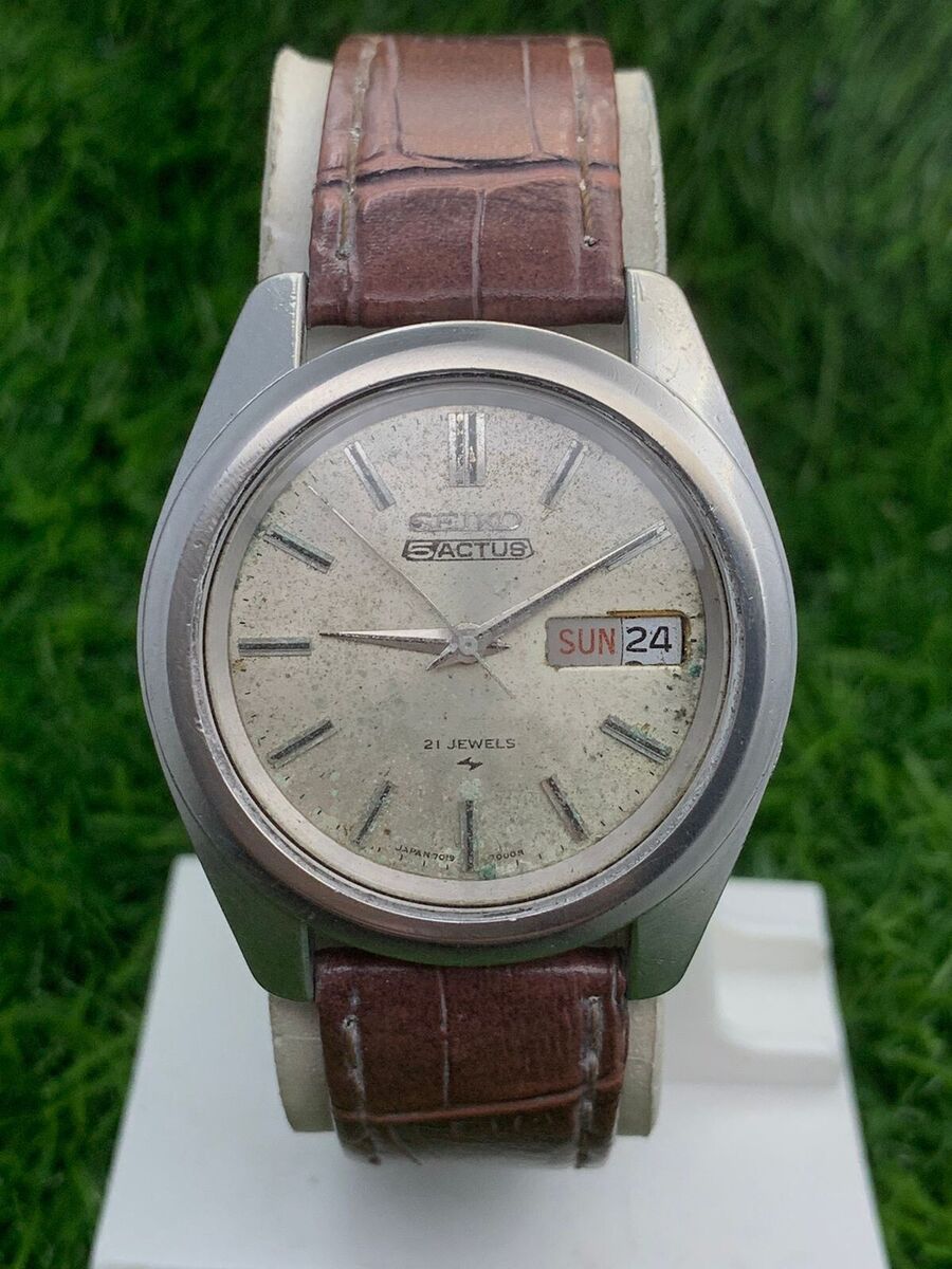 Vintage Seiko 5 Actus Automatic 21 Jewels 7019-7040 Men's