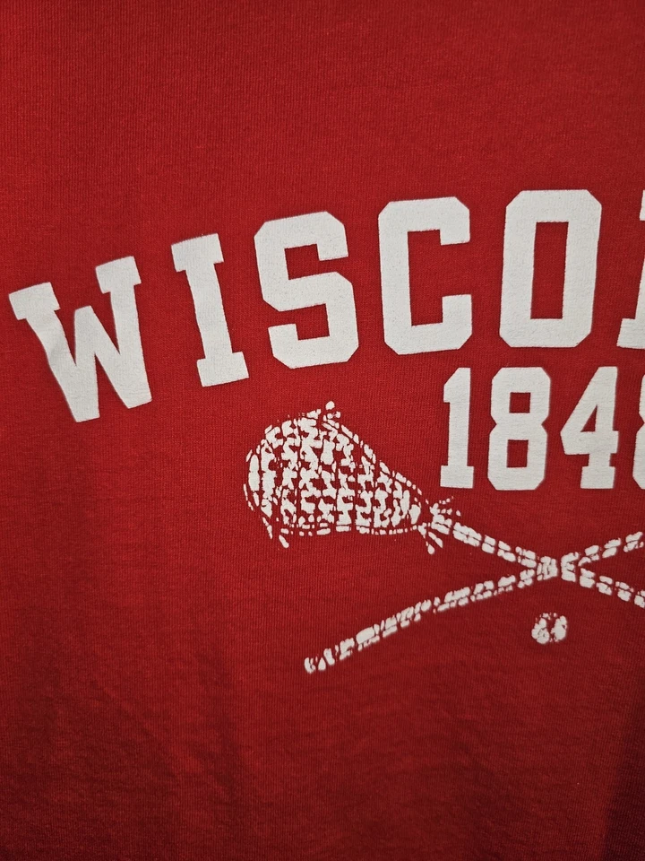 Camiseta de la Universidad de Wisconsin estilo antiguo XL para hombre roja con logotipo gráfico NCAA Foto 2 de 4