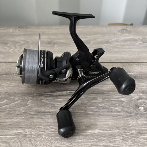 Shimano Baitrunner XAERO (4000FA) Angelrolle mit Doppelgriffen