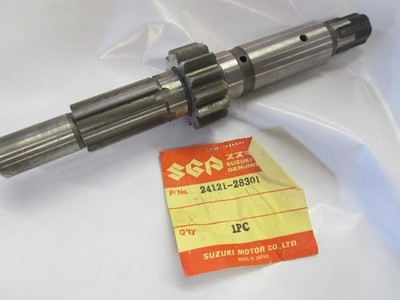 1973-78 SUZUKI TM RM 100 125  COUNTERSHAFT  NOS OEM  24121-28301 24121-28303