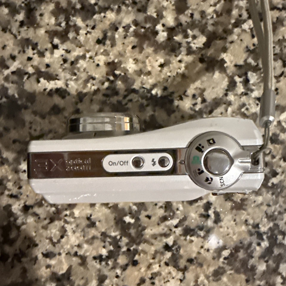 Kodak EasyShare C613 6.2MP Digital Camera with 3x Optical Zoom *FAIR/TESTED* - Image 3 of 3