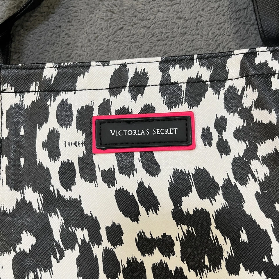 Bolso de Mano Victoria’s Secret Negro Blanco Estampado de Leopardo Informal Viaje Essentials Foto 2 de 4