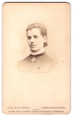 Fotografie Hills & Saunders, Cambridge, Porträt einer Frau CDV /Kabinett-Foto
