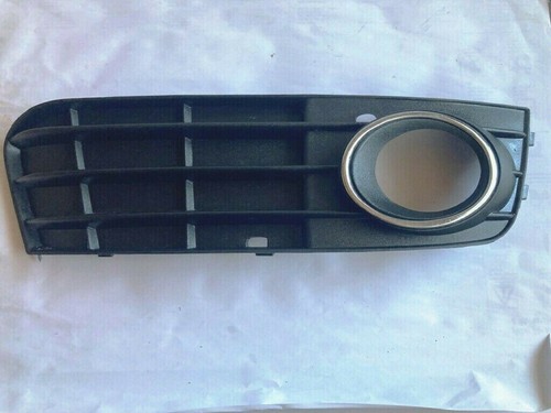 Audi A4 B8 Bj.10 / gebr. Lüftungsgitter Nebelscheinwerfer links 8K0807682A #496
