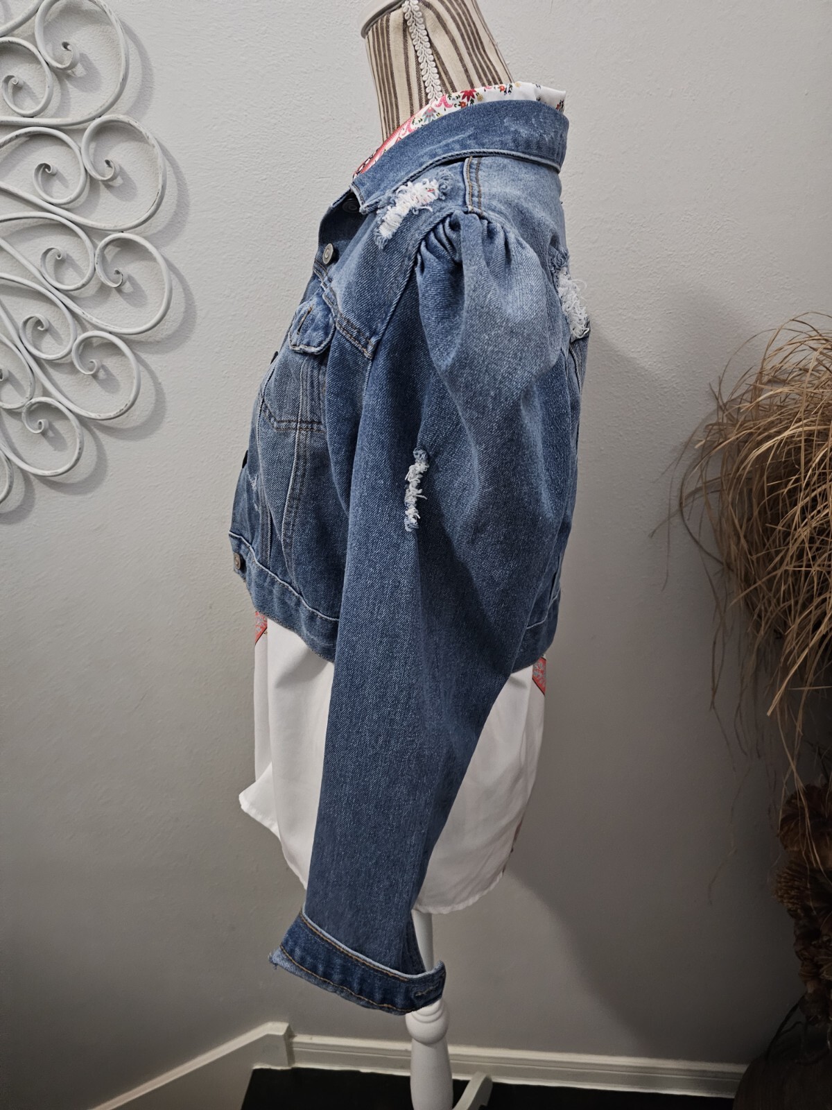 Five by Five Distressed Puff Shouldered Cropped D… - image 2