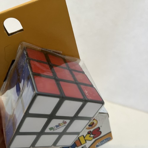 NUEVO Cubo de Rubik 3x3 Original Rompecabezas Puzzle Juego de Estrategia Hasbro 2020 - Imagen 5 de 7