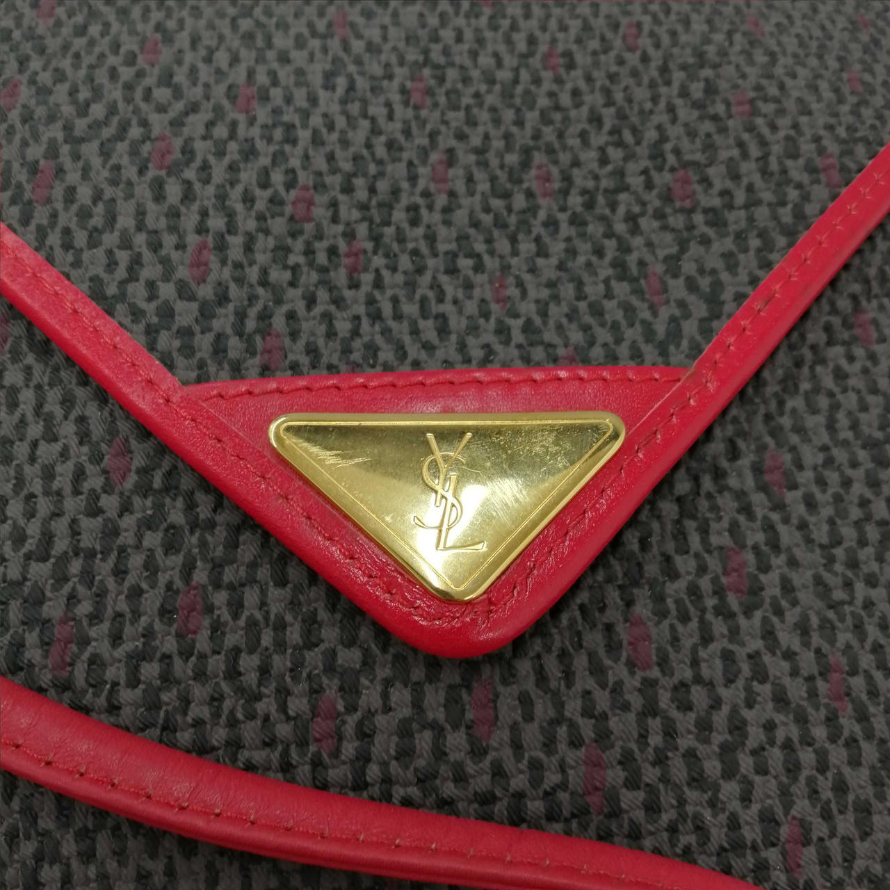 Rara borsa a tracolla Yves Saint Laurent Cassandra in pelle rossa