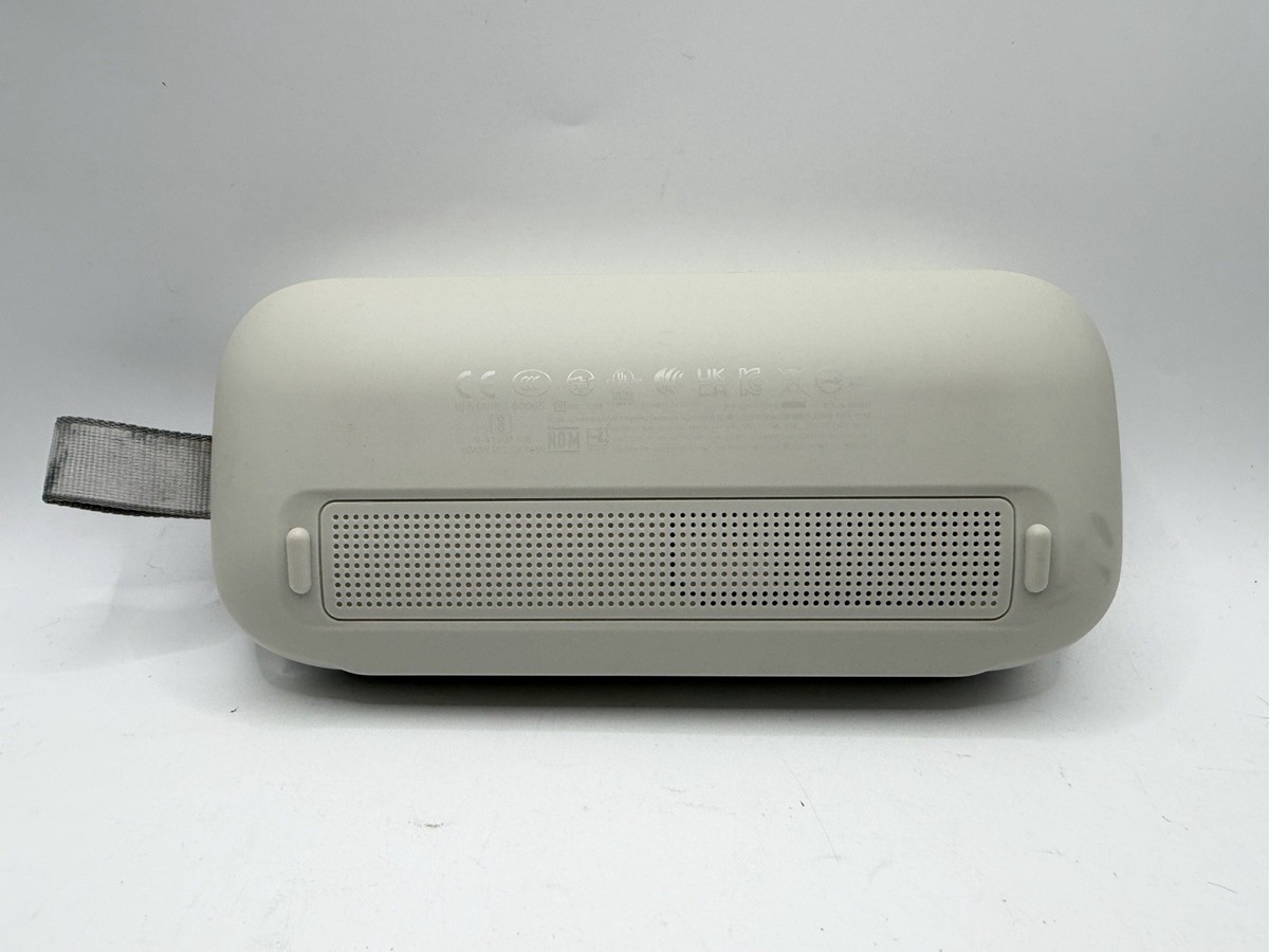Bose Soundlink Flex Waterproof Portable Bluetooth Speaker White