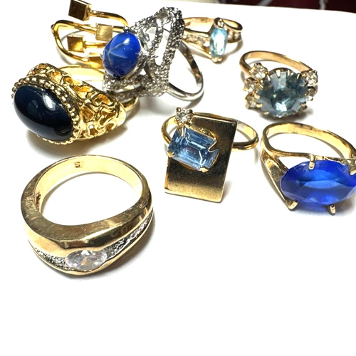 8 Vintage Costume Jewelry Rings Lot Sizes 5-8 Blue Gold Tone Some Adjustable