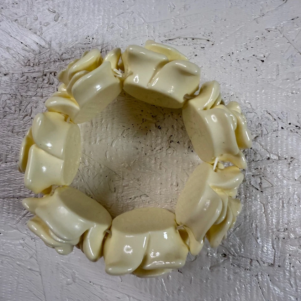 Pulsera elástica rosa resina crema de colección gruesa floral declaración Y2K Cottagecore Foto 2 de 4