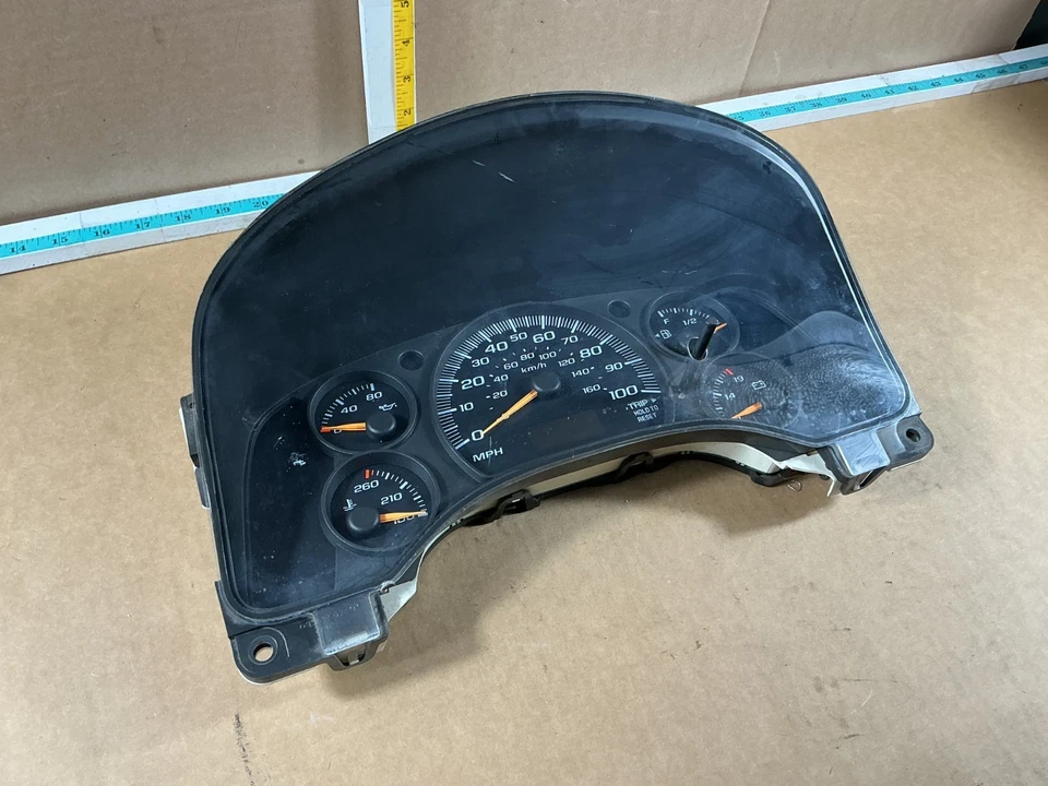 2004-2007 年吉姆西 Savana 1500 速度表仪表组 10378184 — 第 3/4 张图片