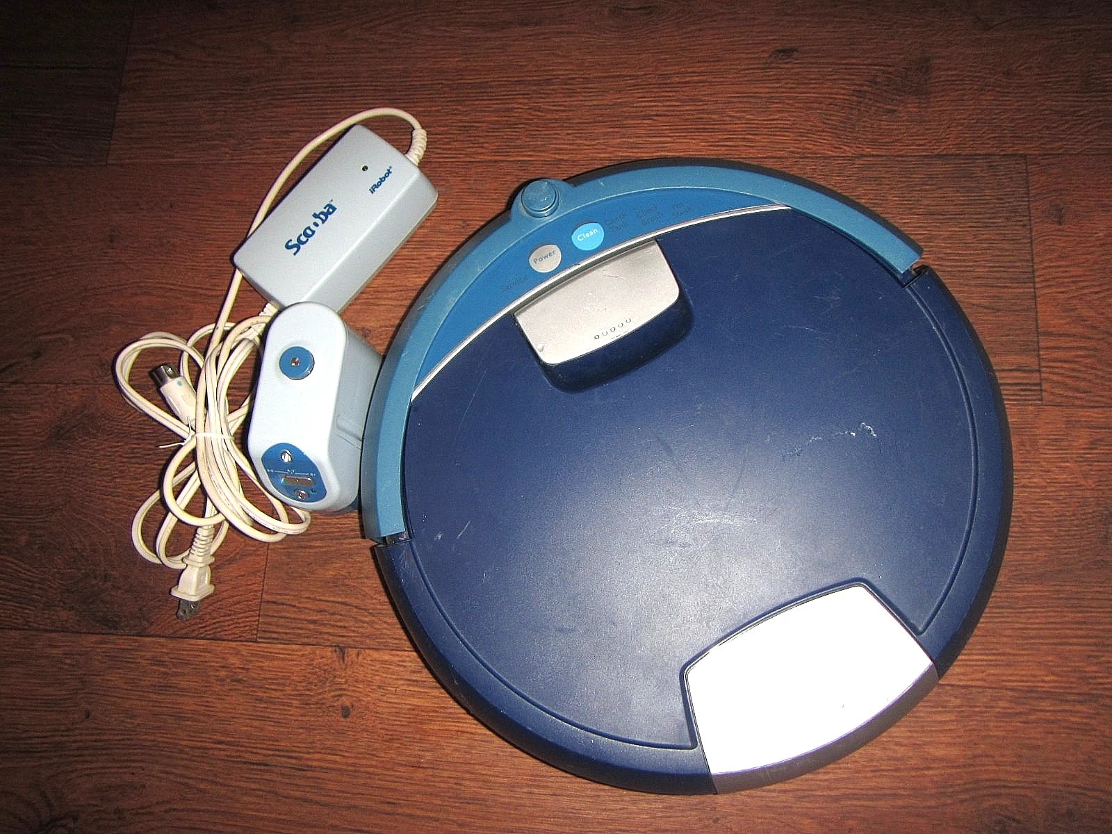 Irobot Scooba Robotic Floor Washing Mop - TESTED WORKS w/ Battery Charger Stand