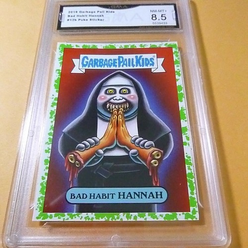 BAD HABIT HANNAH 2019 GARBAGE PAIL KIDS MODERN HORROR STICKER PUKE GRADED 8.5 - Picture 1 of 2