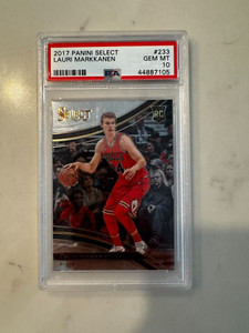 2017-18 Panini Select - Courtside Lauri Markkanen #233 (RC) PSA 10