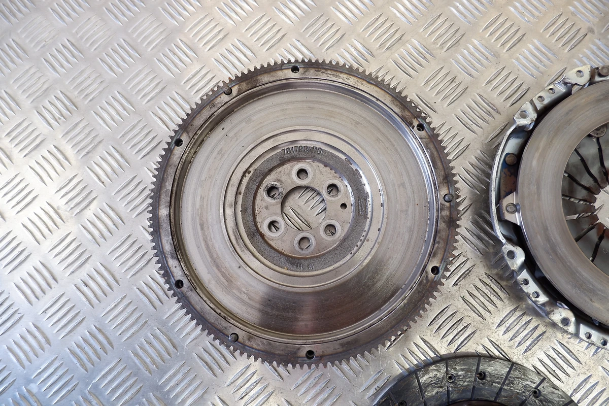 VW PASSAT B6 1.9TDI FLYWHEEL WITH CLUTCH 702098 702123 701793 | eBay