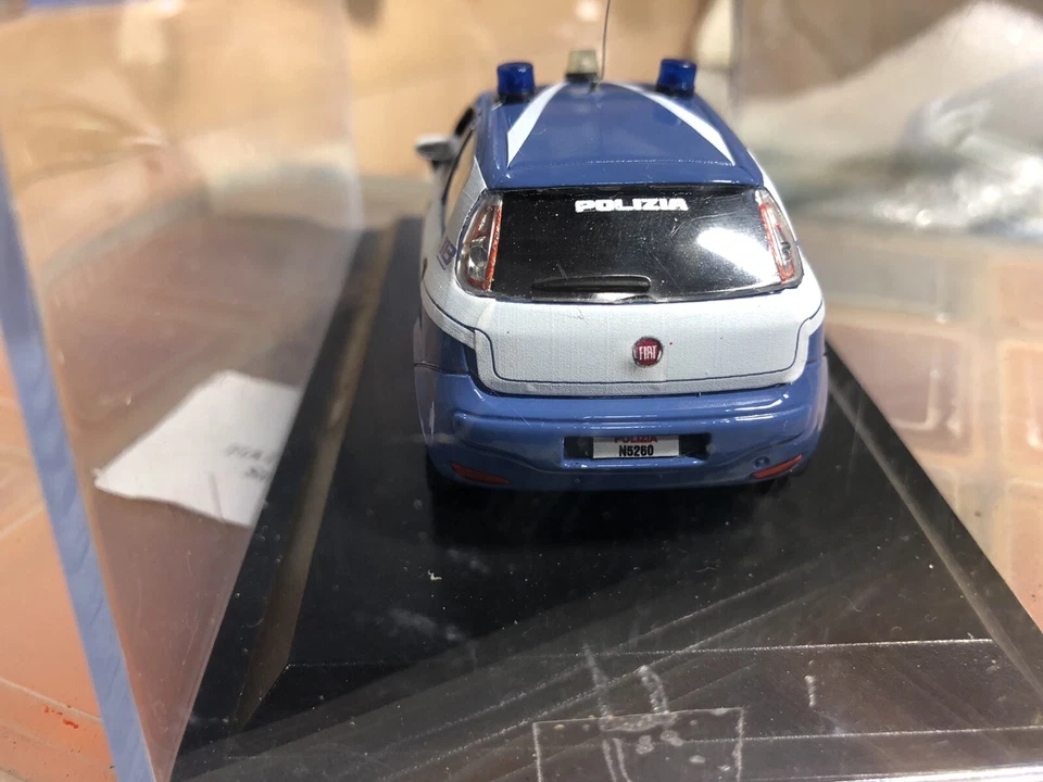Polizia Police Fiat Punto VI Serie 1/43  - Immagine 3 di 4