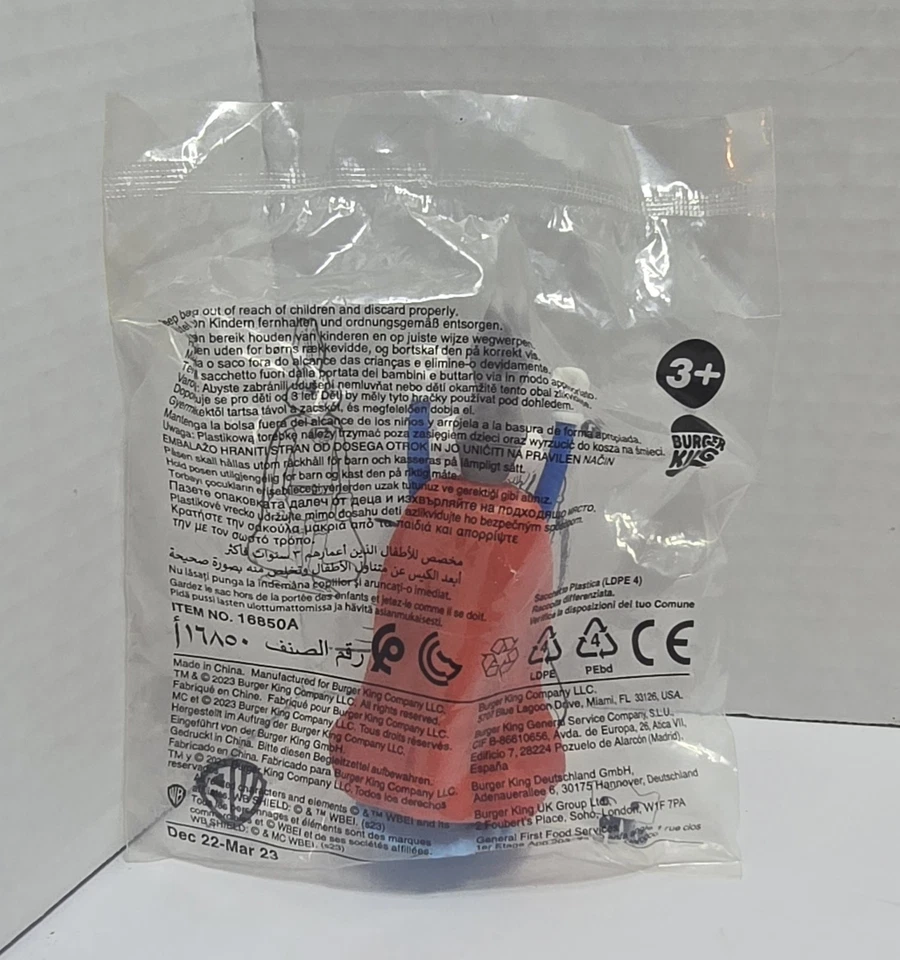 Burger King Warner Bros 2023 100 años ~ Bugs Bunny como Superman ~ Juguete TOTALMENTE NUEVO Foto 2 de 3