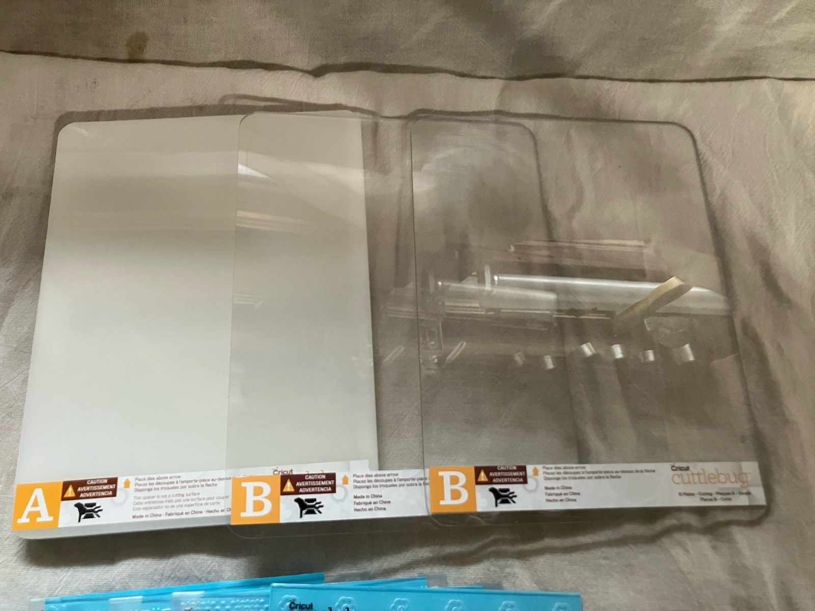 30+ Piece Large Lot Of Anna Griffin Cricut Cuttle Bug  Embossing Borders & Cards