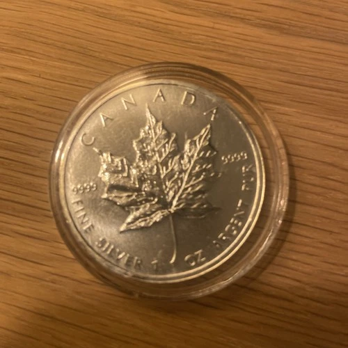 1oz 2011 Maple Leaf 9999 Silver Coin 3