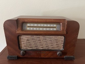 1942 Philco Model 42-321 VTG Tube Radio-Untested, Tuning Knob moves dial