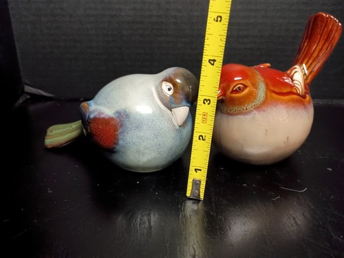 Pair Of Glazed Pottery Fat Colorful Birds Figures - Picture 16 of 17