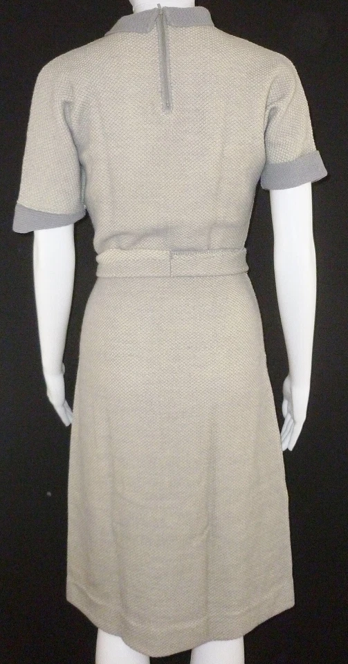 Vestido de malha feminino 1950 Roos Bros Sportswear cinza favo de mel tamanho P/M com cinto - Imagem 2 de 4