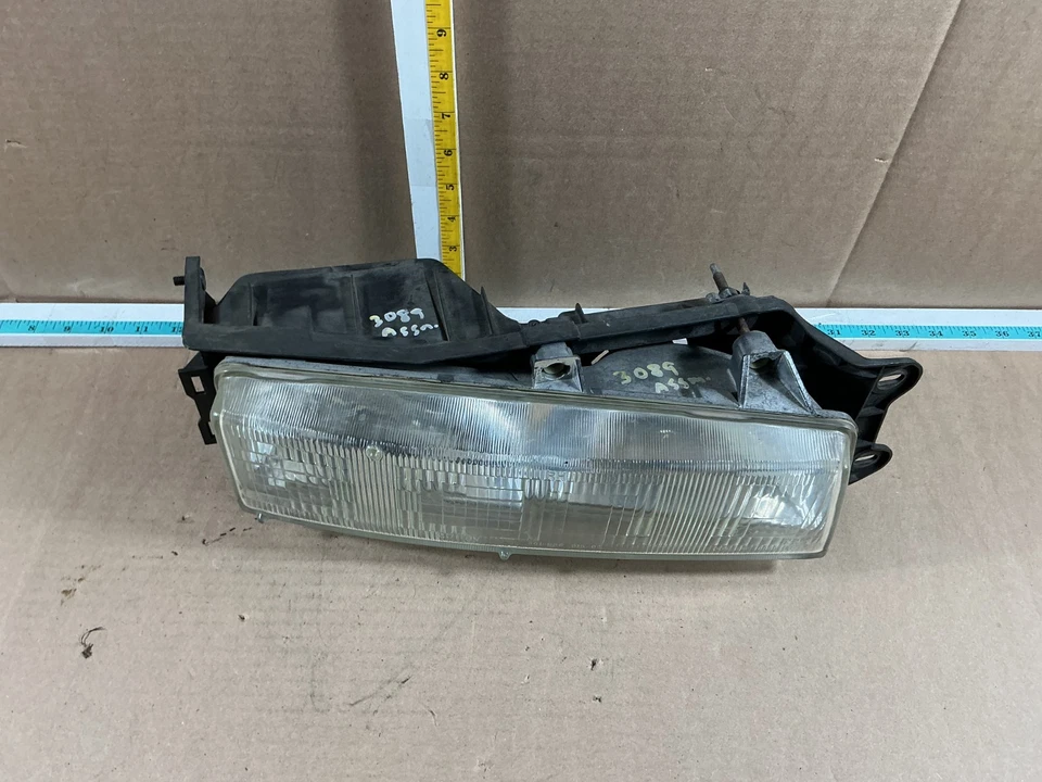 Conjunto de farol traseiro direito do passageiro 1989-1992 Mitsubishi Mirage - Imagem 4 de 4