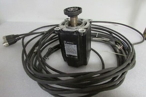 Allen Bradley Kinetix AC Servo Motor MPL B4530K MJ22AA w/Amphenol Cable