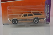 Matchbox 2009 MB 18/75 Oldsmobile Vista Cruis...
