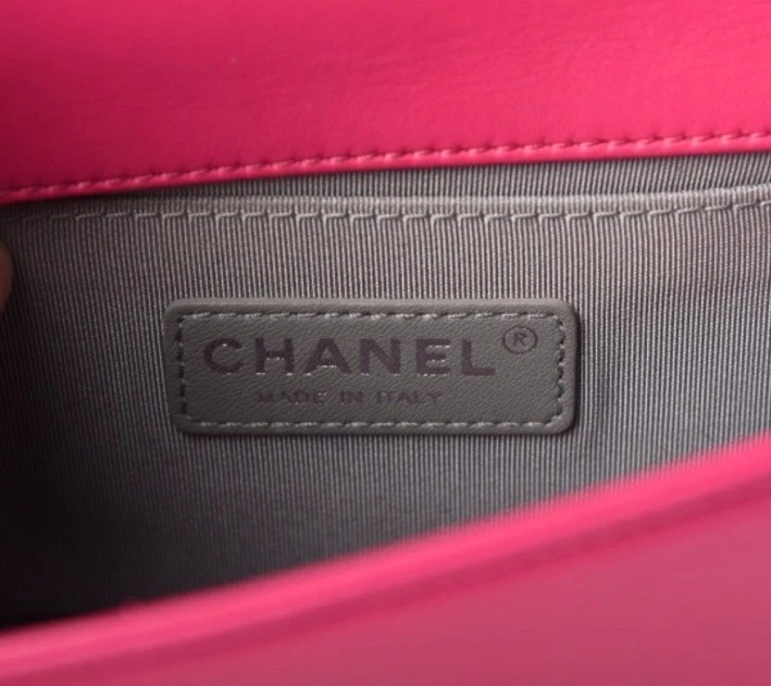 Chanel Terciopelo Acolchado Niño Pequeño Solapa Fucsia Foto 3 de 4