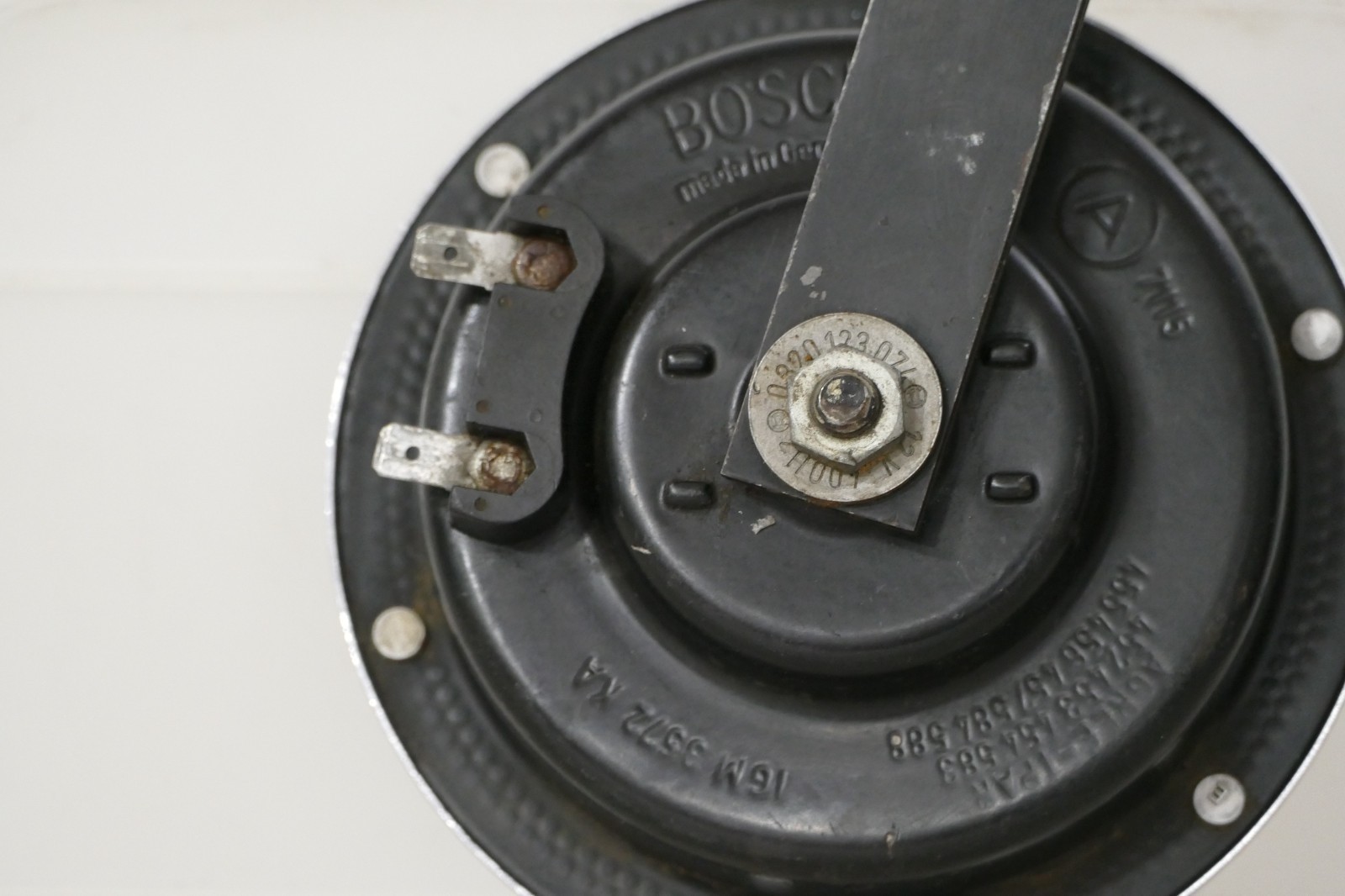 BMW Original Airhead Bosch 5" Horn Chrome Face with Mounting Bracket