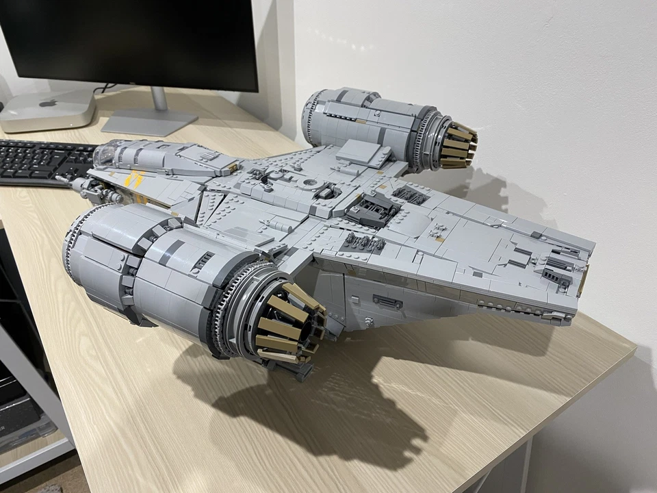 LEGO Star Wars 75331 The Razor Crest, photo 4 of 5