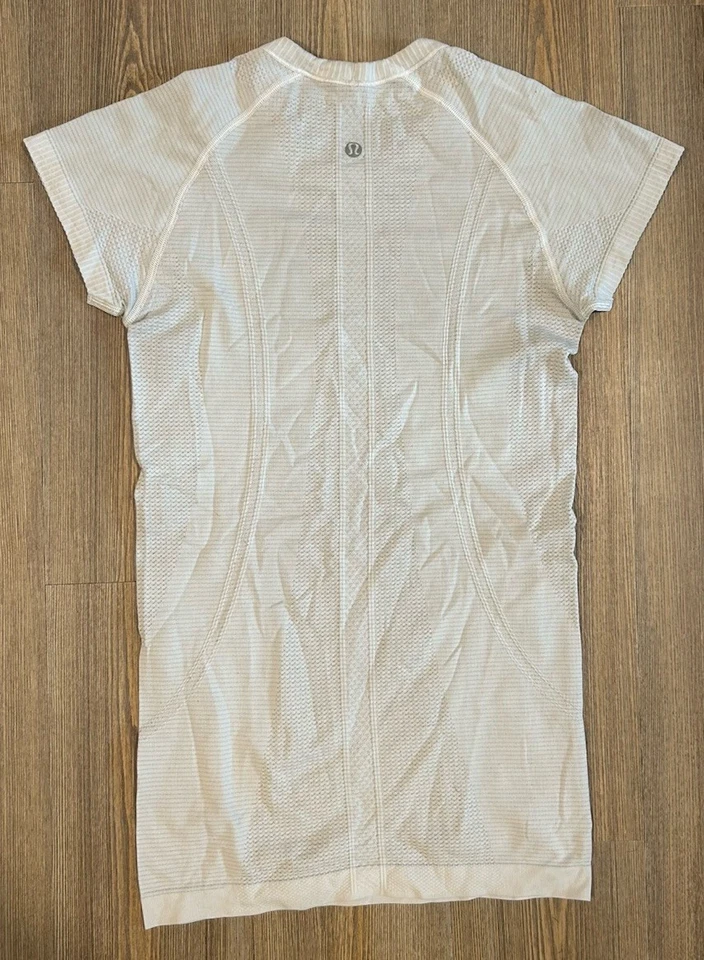 NUEVO - Camiseta Manga Corta Lululemon Swiftly Tech (Mujer XS-S, Blanca) Foto 2 de 4