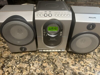 Philips AZ318 Lecteur CD/MP3 avec port USB, entrée audio, tuner FM, sur secteur ou piles - Noir