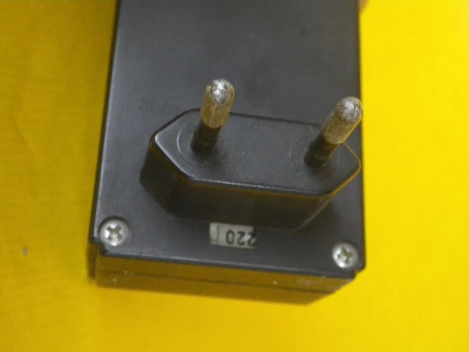 METZ cable de charge 215 sur secteur - 12A - Photo 4/4