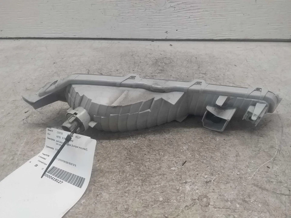 Used Turn Signal / Parking Light Assembly fits: 2017 Honda Pilot Park Lamp-Turn Foto 3 de 4